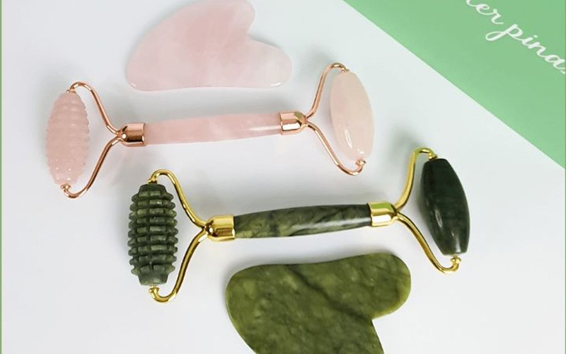 which is better jade or quartz roller