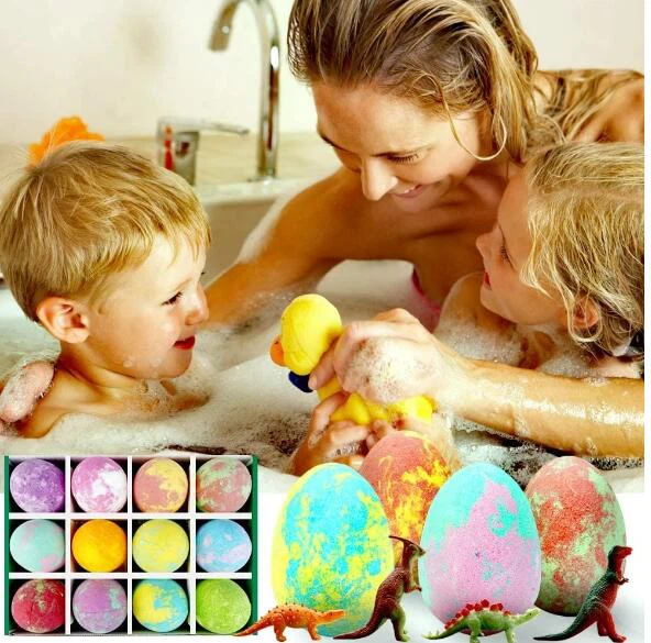 Presenečena kopalna bomba z obročem v notranjosti