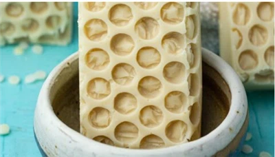 Kako narediti milo iz čebeljega voska